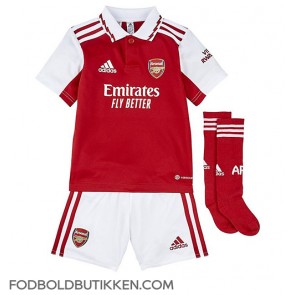 Arsenal Kieran Tierney #3 Hjemmebanetrøje Børn 2022-23 Kortærmet (+ Korte bukser)